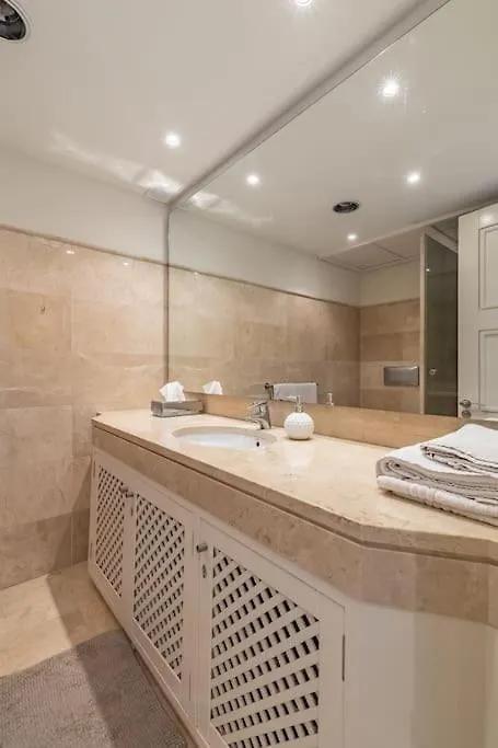 Luxury Apartment מארבלה