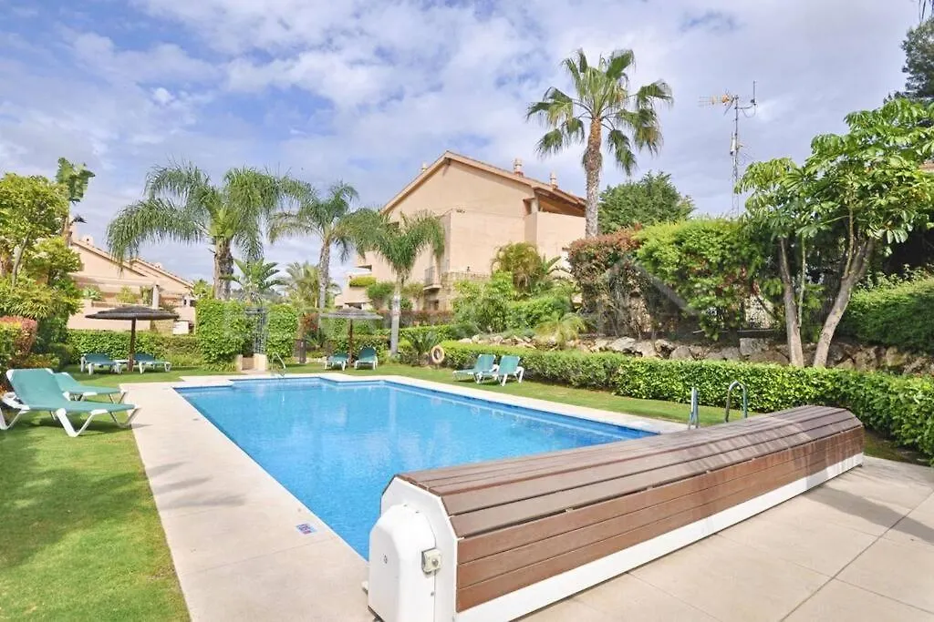 Luxury Apartment מארבלה